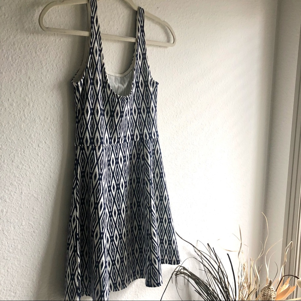 H&M tribal diamond pattern dress - Picture 5 of 6